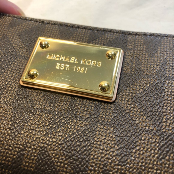 Micheal Kors Wallet Wristlet - Picture 2 of 13